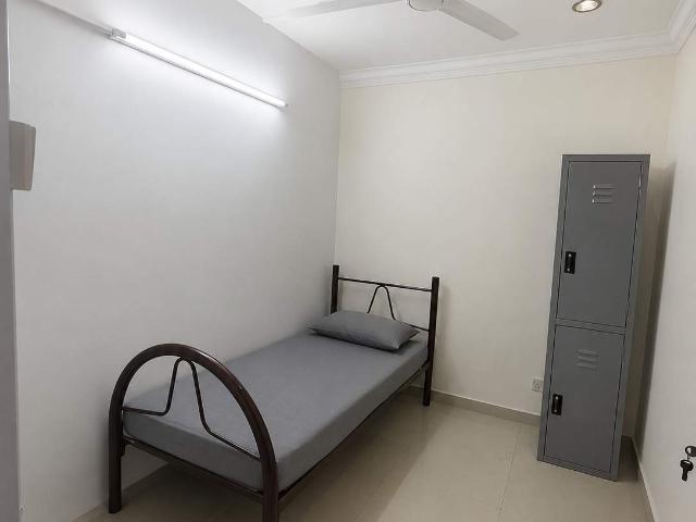 Room for rent in Sendayan Village, Negeri Sembilan