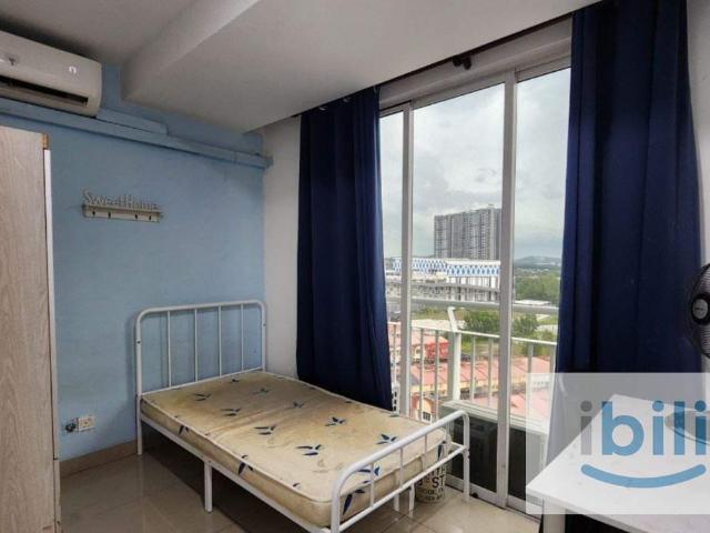 Room for rent in Petaling, Alam Impian