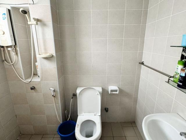 Room for rent in Petaling, Alam Impian