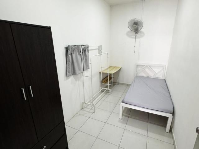 Room for rent in Petaling, Alam Impian