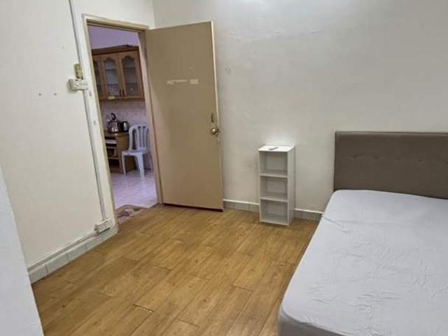Room for rent in PJU 6, Petaling Jaya
