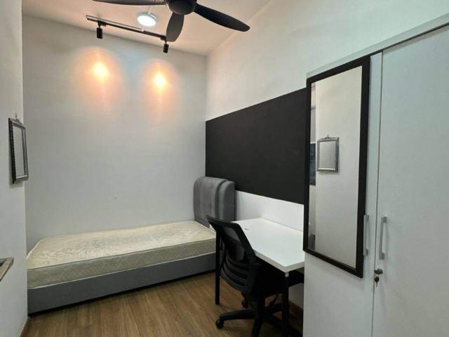 Room for rent in Petaling, Alam Impian