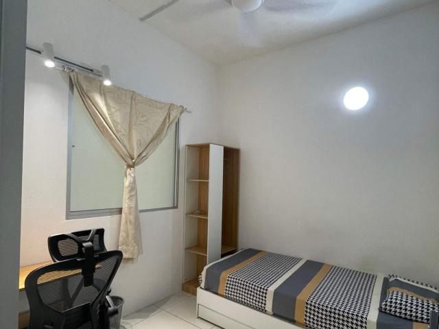 Room for rent in Wellesley, Penang