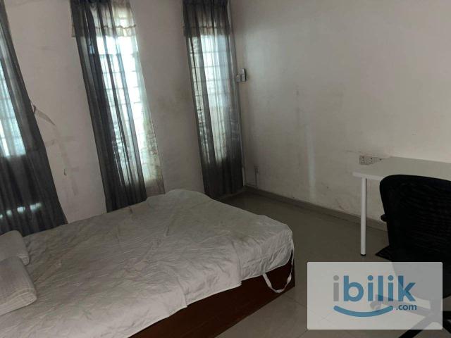Room for rent in Petaling, Alam Impian