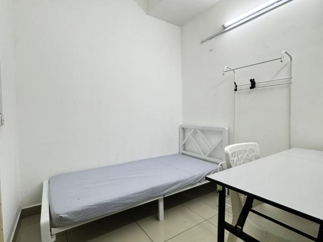 Room for rent in Petaling, Alam Impian