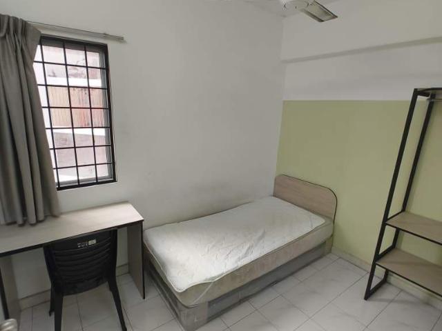 Room for rent in Petaling, Damansara Damai