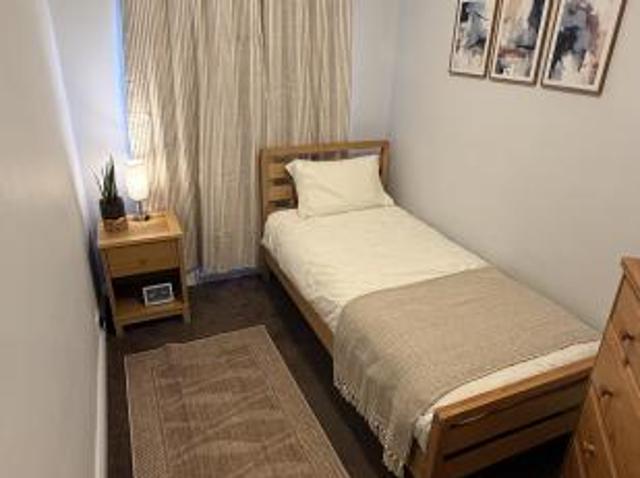 Room for rent in The Crescent, Farnborough