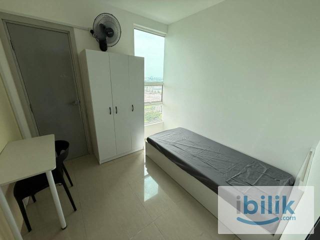 Room for rent in Petaling, Alam Impian