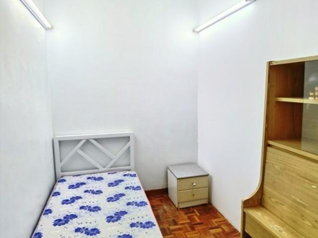 Room for rent in Petaling, Damansara Damai