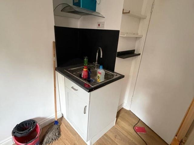 Studio for rent in Shepherd's Bush, Greater London