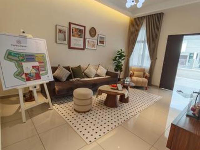 Terraced House for sale in Malaka