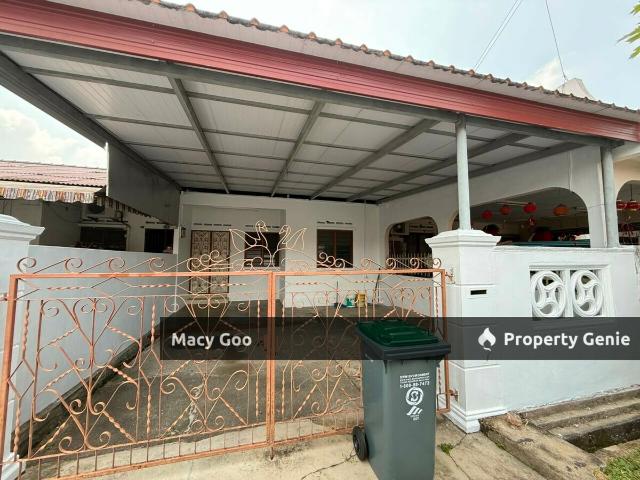 Terraced House for rent in Malaka