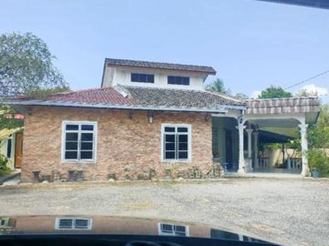 Bungalow for sale in Malaka