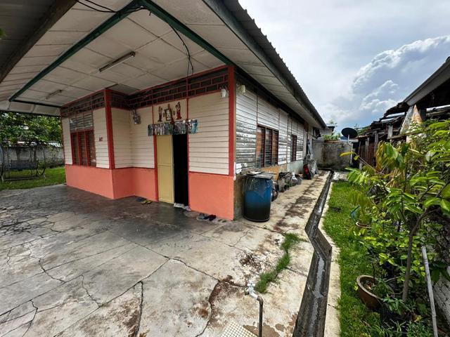 Bungalow for sale in Langat, Selangor
