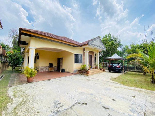 Bungalow for sale in Kajang, Langat