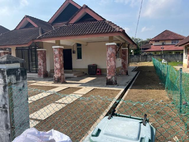 Bungalow for rent in Wellesley, Penang