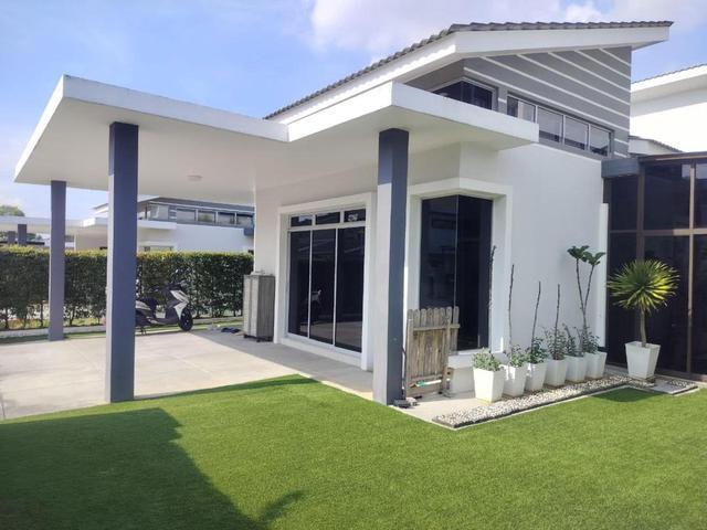 Bungalow for sale in Sendayan Village, Negeri Sembilan