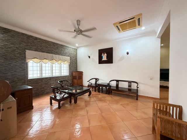 Bungalow for sale in Malaka