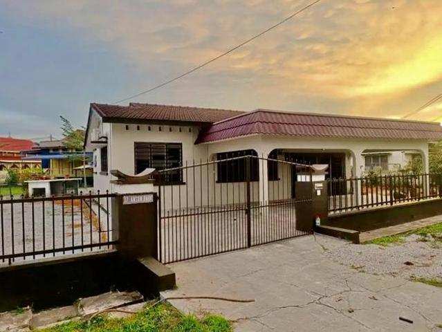Bungalow for rent in Perak, Intan