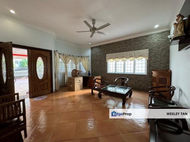 House for sale in Malaka