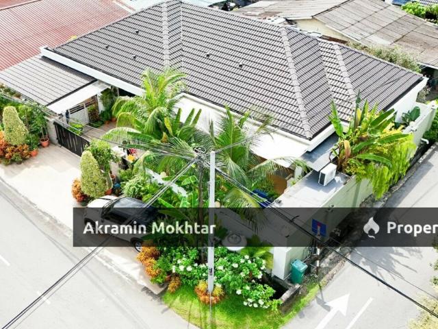 Bungalow for sale in Langat, Selangor