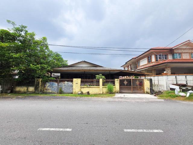 Bungalow for sale in Langat, Selangor
