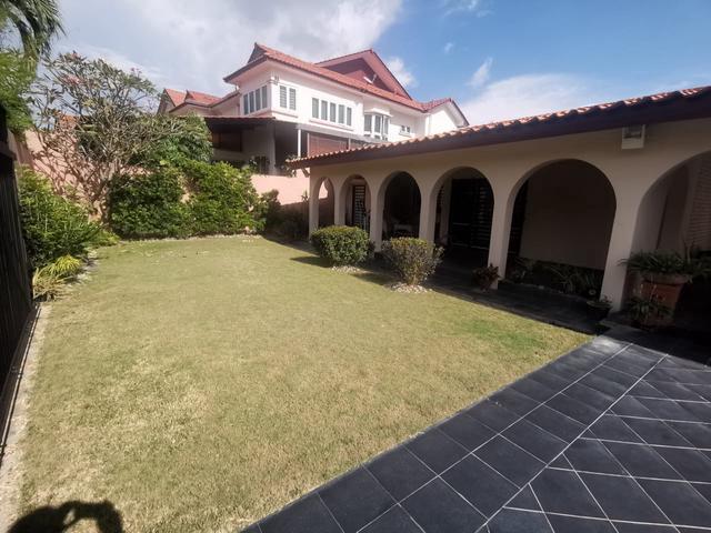 Bungalow for rent in Timur Laut, George Town
