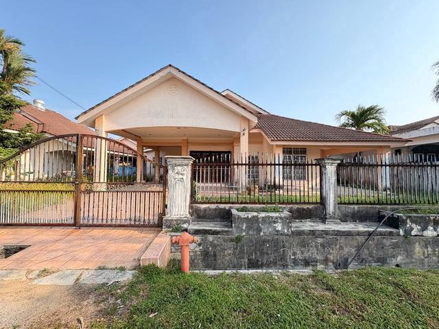 Bungalow for sale in Tanjong Sepat, Selangor