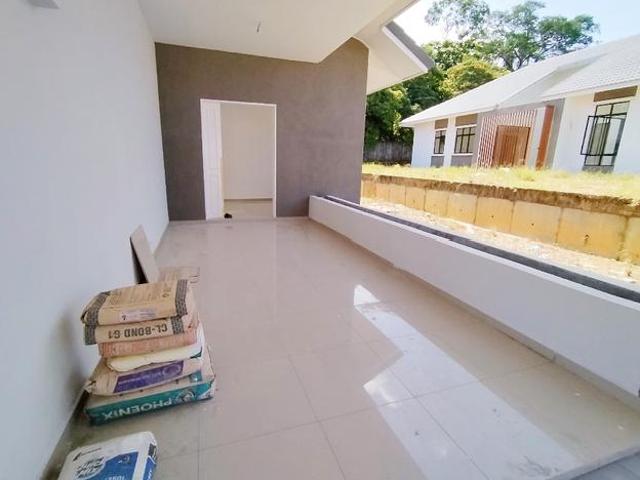 Bungalow for sale in Malaka