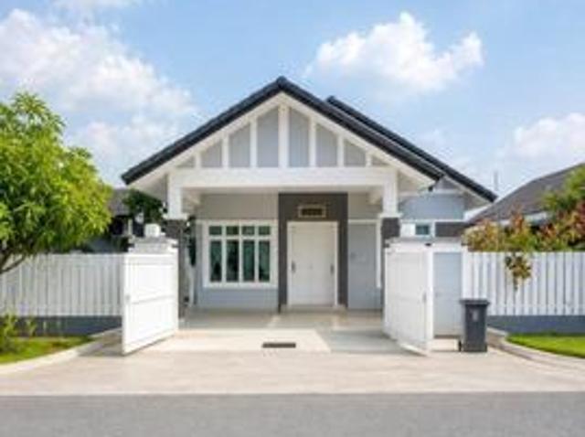 Bungalow for sale in Sendayan Village, Negeri Sembilan