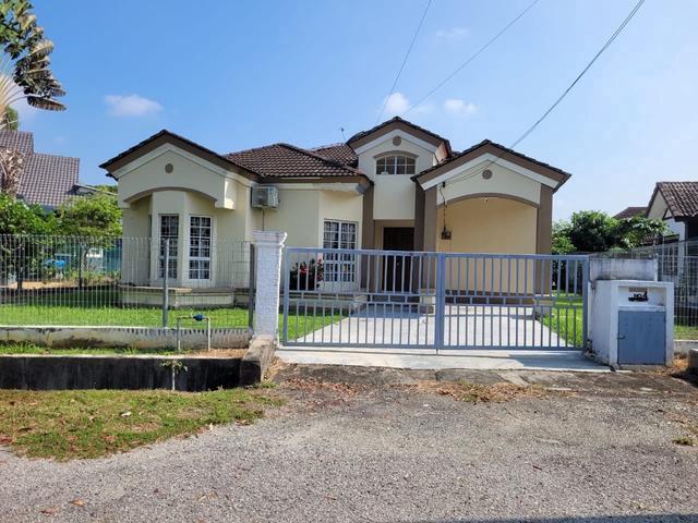 Bungalow for sale in Tanjong Sepat, Selangor