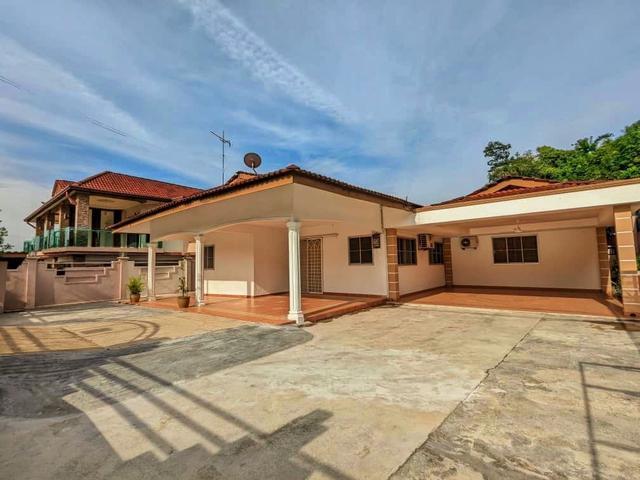 Bungalow for sale in Sendayan Village, Negeri Sembilan
