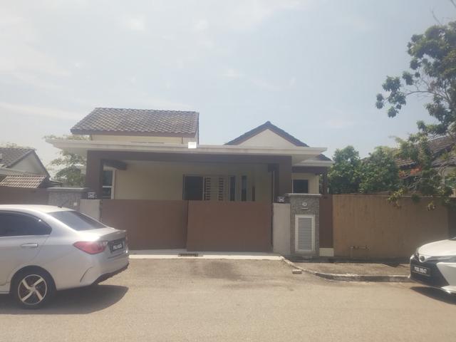 Bungalow for sale in Wellesley, Penang