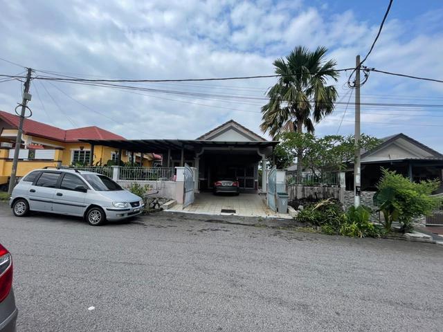 Bungalow for sale in Sendayan Village, Negeri Sembilan