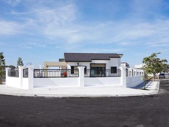 Bungalow for sale in Wellesley, Penang