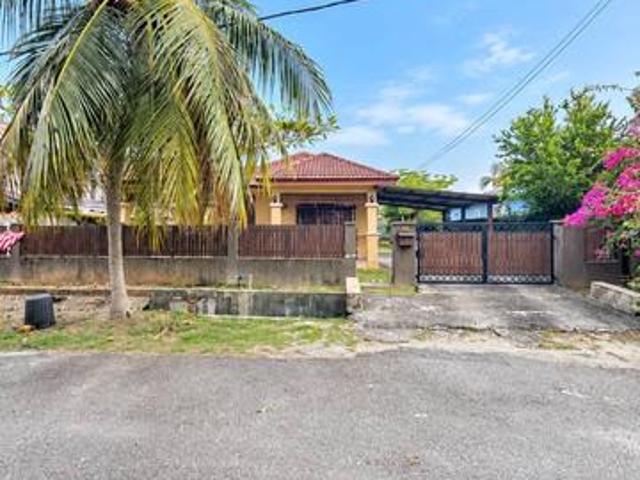 Bungalow for sale in Tanjong Sepat, Selangor