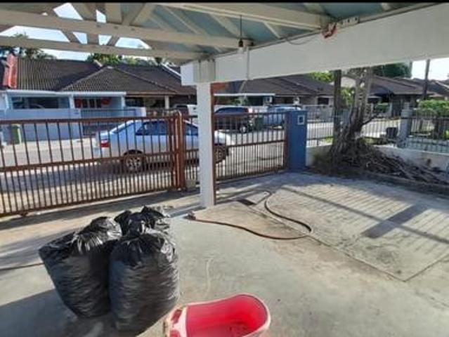 Terraced House for sale in Kuching, Bahagian Kuching