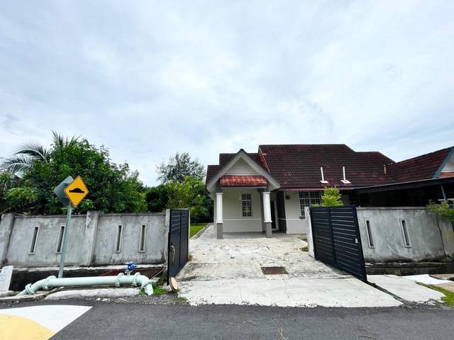 Residential House for sale in Tanjong Sepat, Selangor