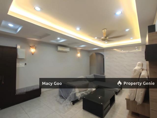 Terraced House for sale in Malaka