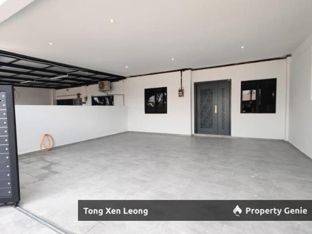 Terraced House for sale in Malaka