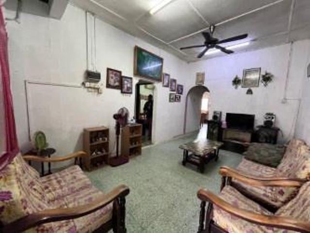 Terraced House for sale in Malaka
