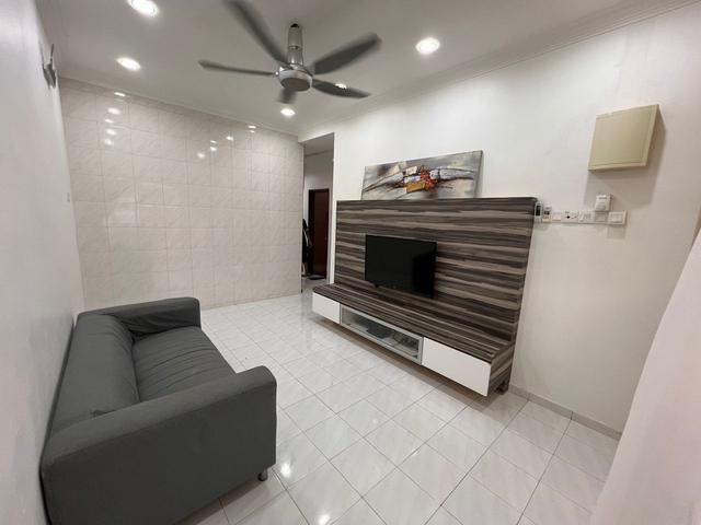 Terraced House for sale in Malaka