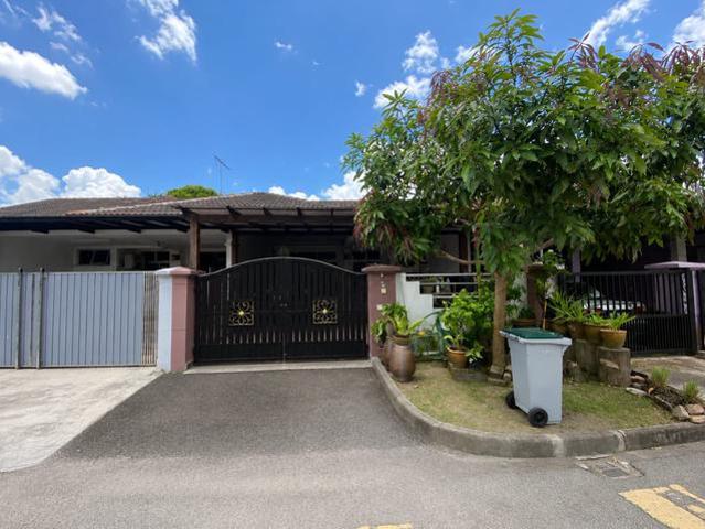 Terraced House for sale in Ulu Tiram, Johor