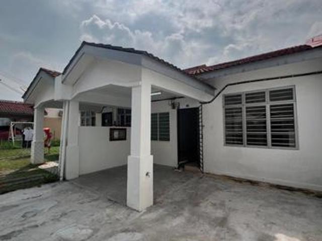 Terraced House for sale in Tanjong Sepat, Selangor