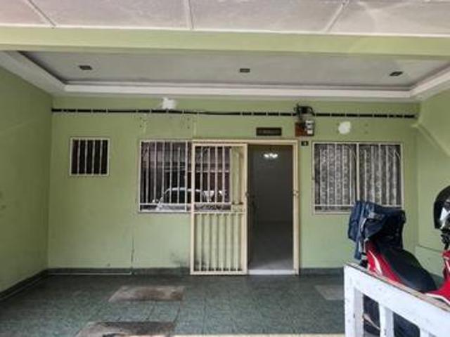 Terraced House for sale in Seri Kembangan, Majlis Bandaraya Subang Jaya