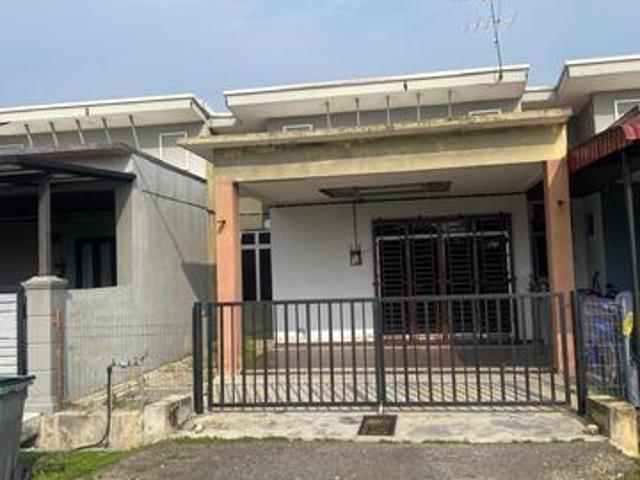 Terraced House for sale in Malaka