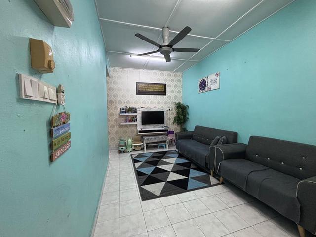 Terraced House for sale in Malaka