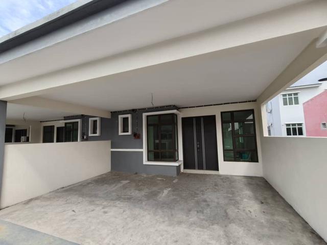Terraced House for sale in Malaka