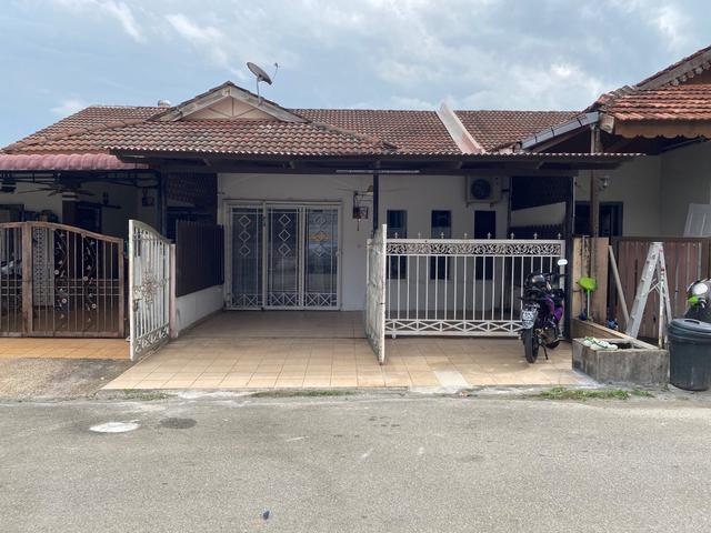 Terraced House for sale in Tanjong Sepat, Selangor
