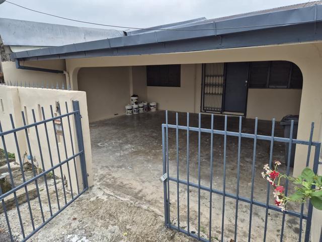 Terraced House for sale in Kuching, Bahagian Kuching